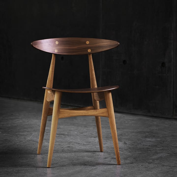 CH33T stol, Svartlack ek Carl Hansen & Søn