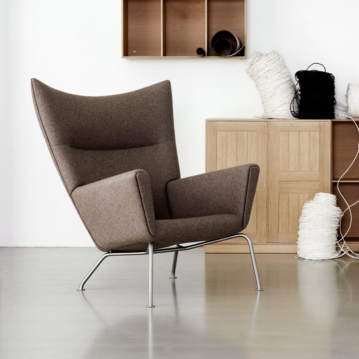 CH445 Wing Chair fåtölj, Remix 233-rostfria stålben Carl Hansen & Søn