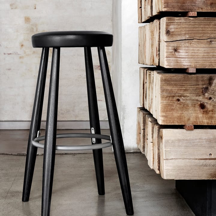 CH58 barpall, Svart läder-oljat ekstativ Carl Hansen & Søn