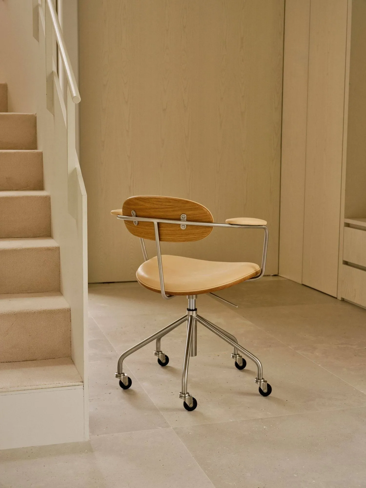 CH621 Swivel Chair, Läder Sif 90 beige-oljad ek Carl Hansen & Søn