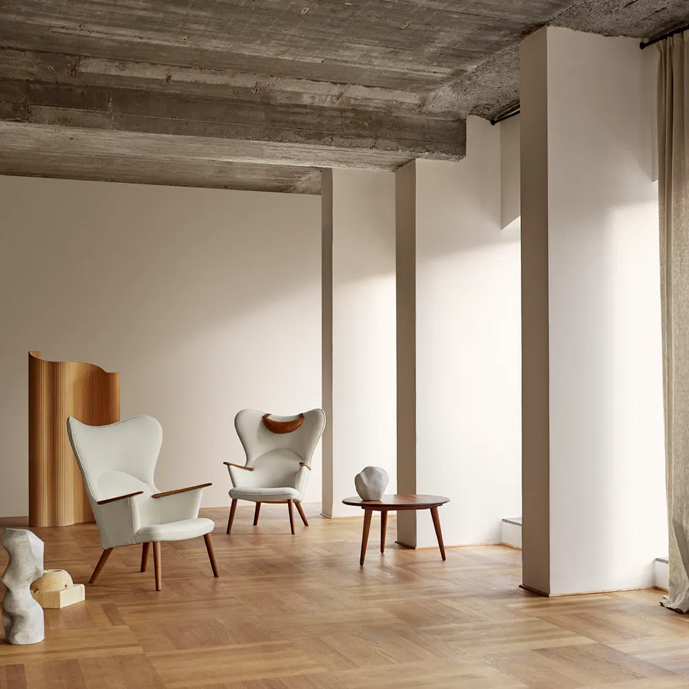 CH78 Mama Bear fåtölj, Fiord 191 tyg-såpad ek Carl Hansen & Søn