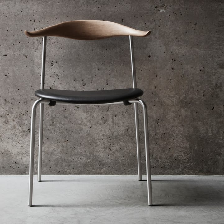 CH88P stol - läder thor 301 svart, rygg svartlackad ek, svartlackat stativ - Carl Hansen & Søn