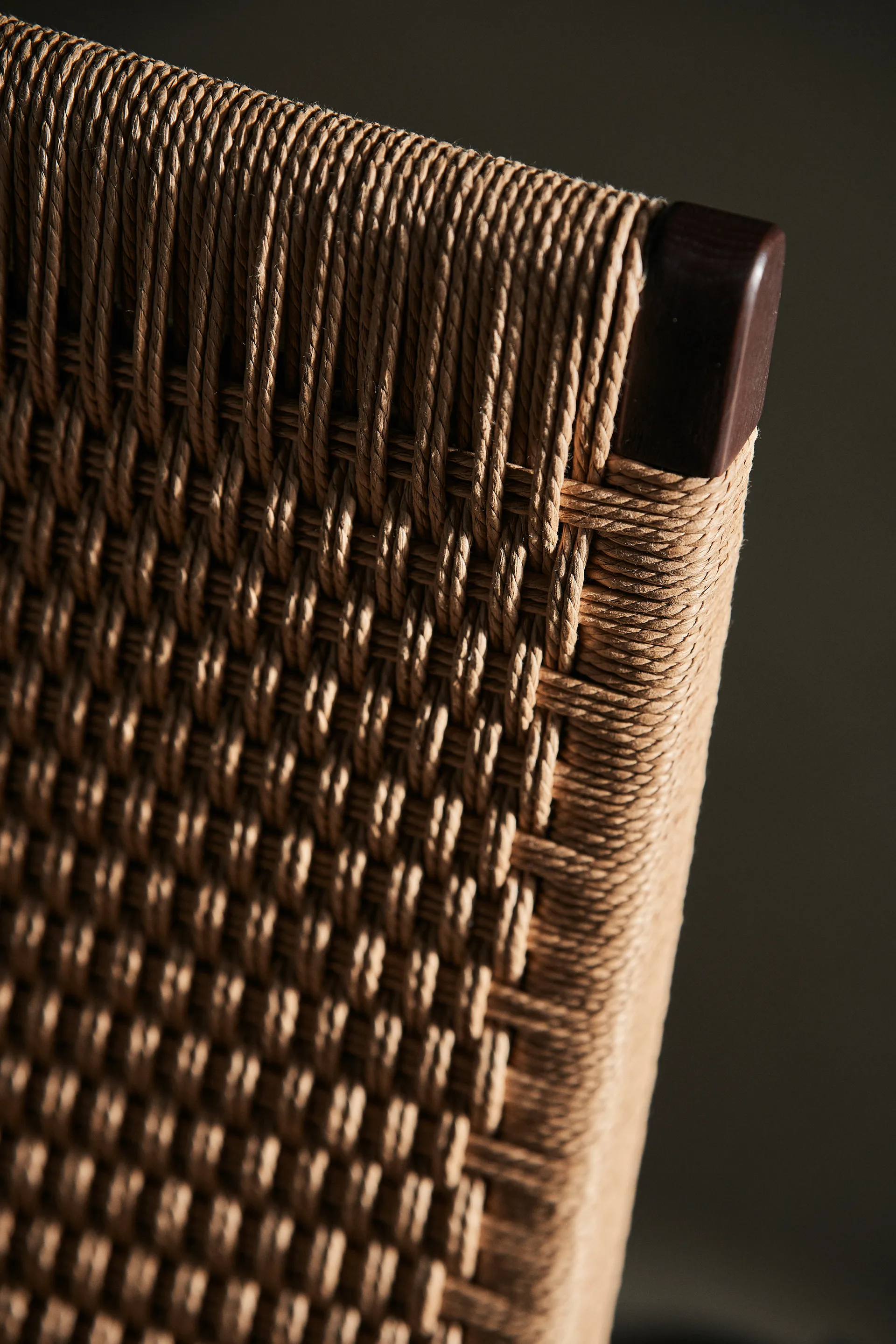 Cuba fällfåtölj jubileumsutgåva Svenssons 125 år, Mörkoljad ek, papperssnöre Carl Hansen & Søn