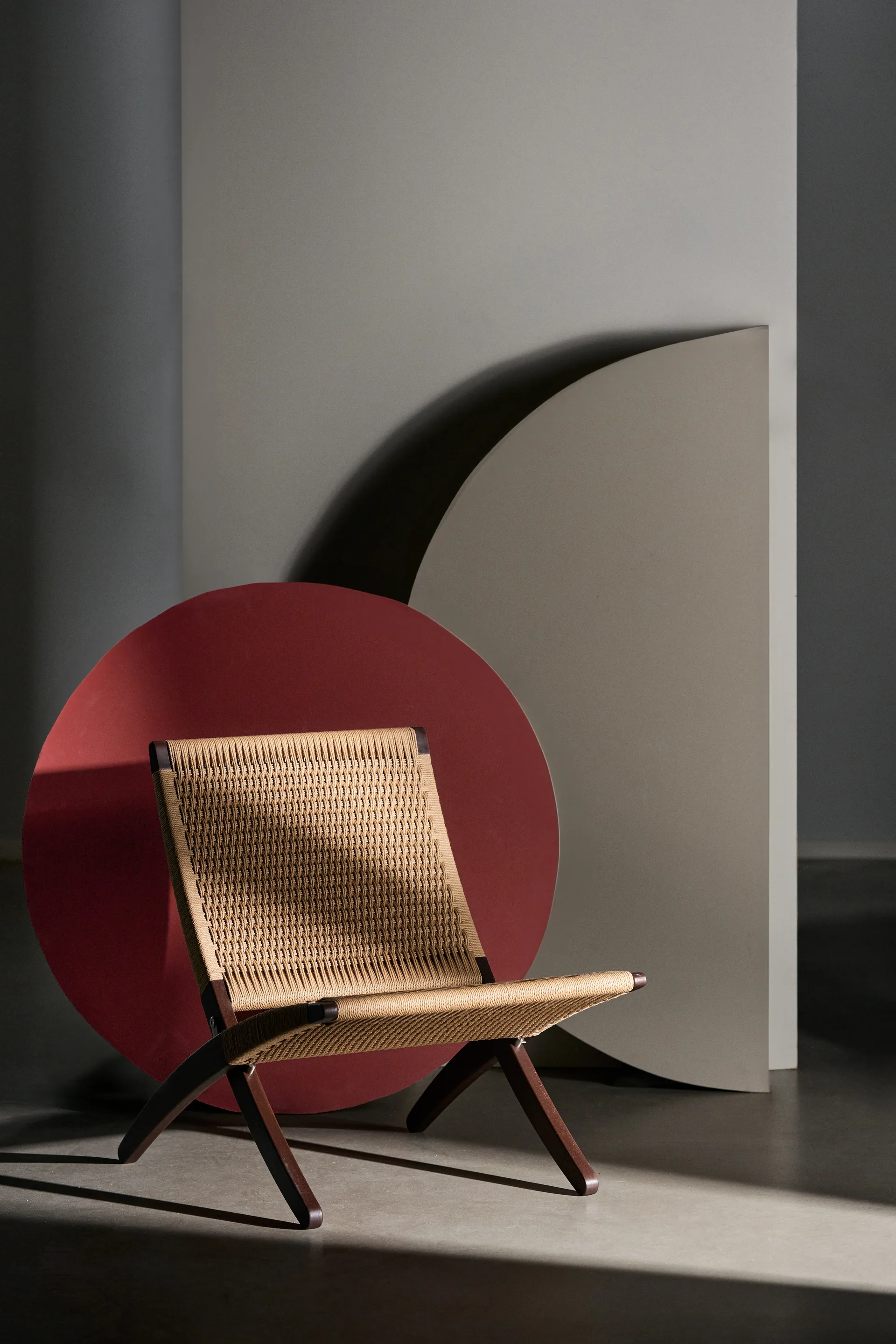 Cuba fällfåtölj jubileumsutgåva Svenssons 125 år, Mörkoljad ek, papperssnöre Carl Hansen & Søn