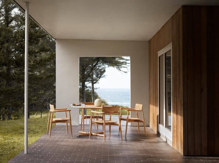 Embrace Outdoor table Ø110 cm, Teak obehandlad Carl Hansen & Søn
