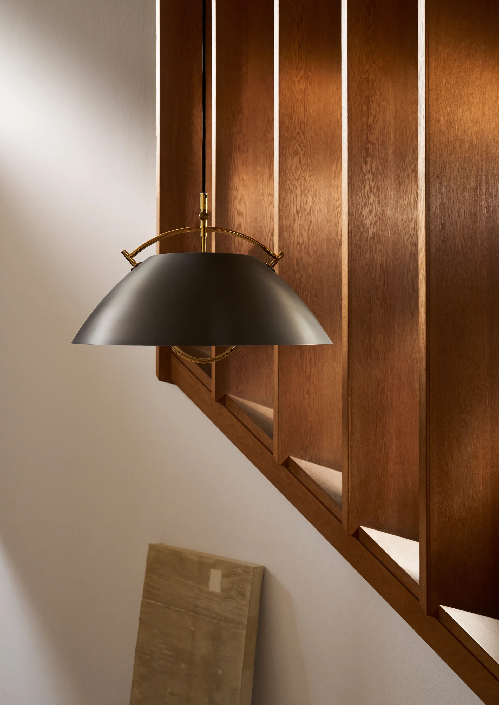 HJW37 The Pendant Birthday Edition, Antik mässing, med hiss, Ø51 cm Carl Hansen & Søn