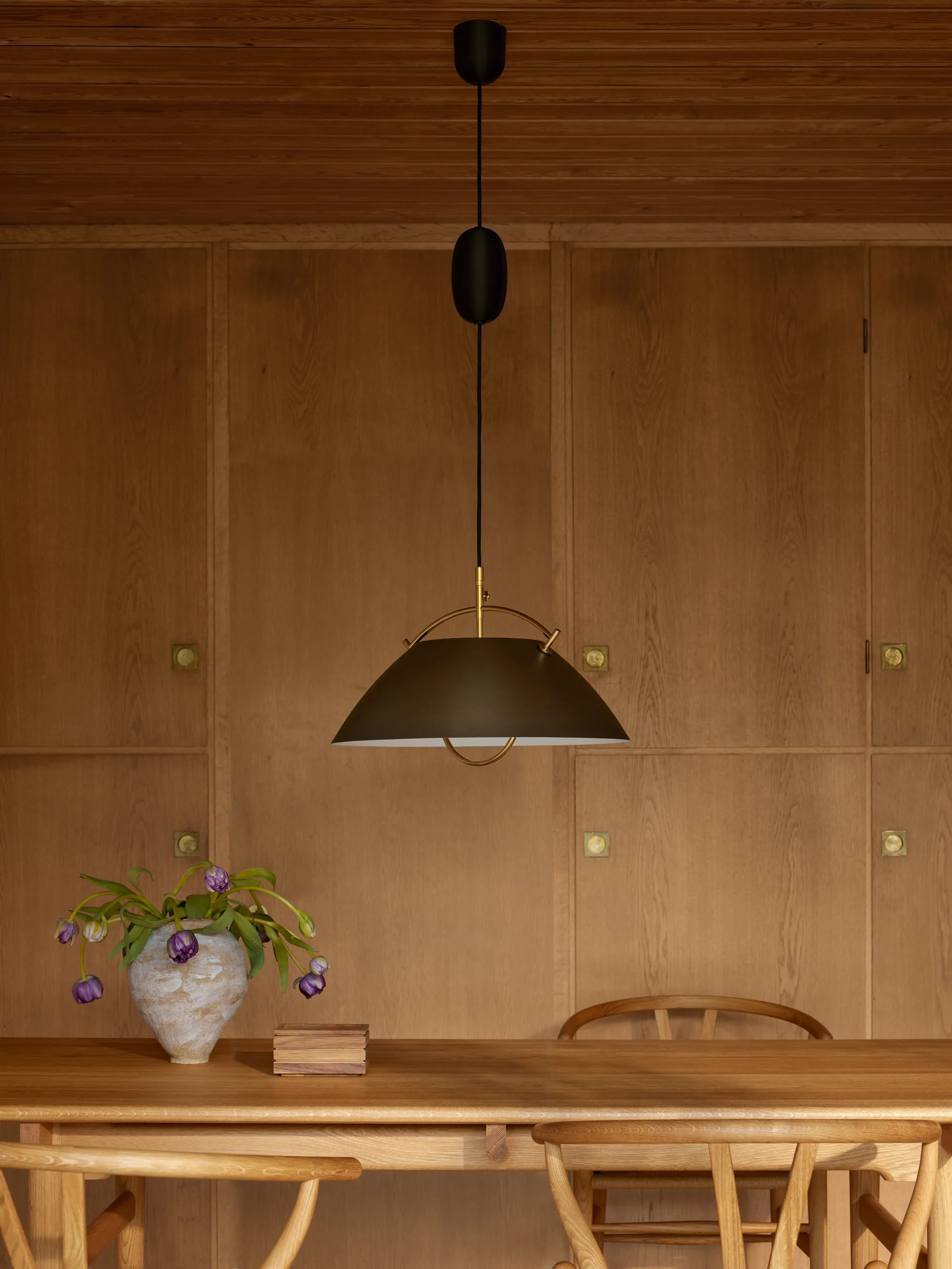 HJW37 The Pendant Birthday Edition, Antik mässing, med hiss, Ø51 cm Carl Hansen & Søn