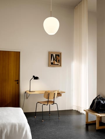 MT221 Tulip-lampan Ø36 cm - Opalglas-mässing - Carl Hansen & Søn