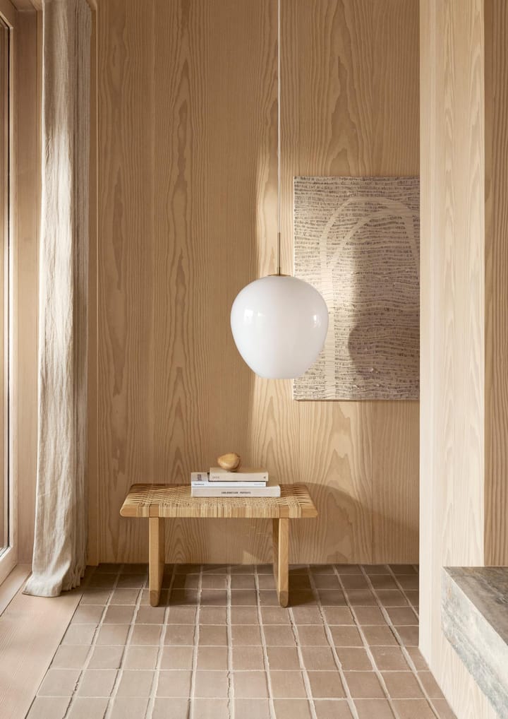 MT221 Tulip-lampan Ø36 cm, Opalglas-mässing Carl Hansen & Søn