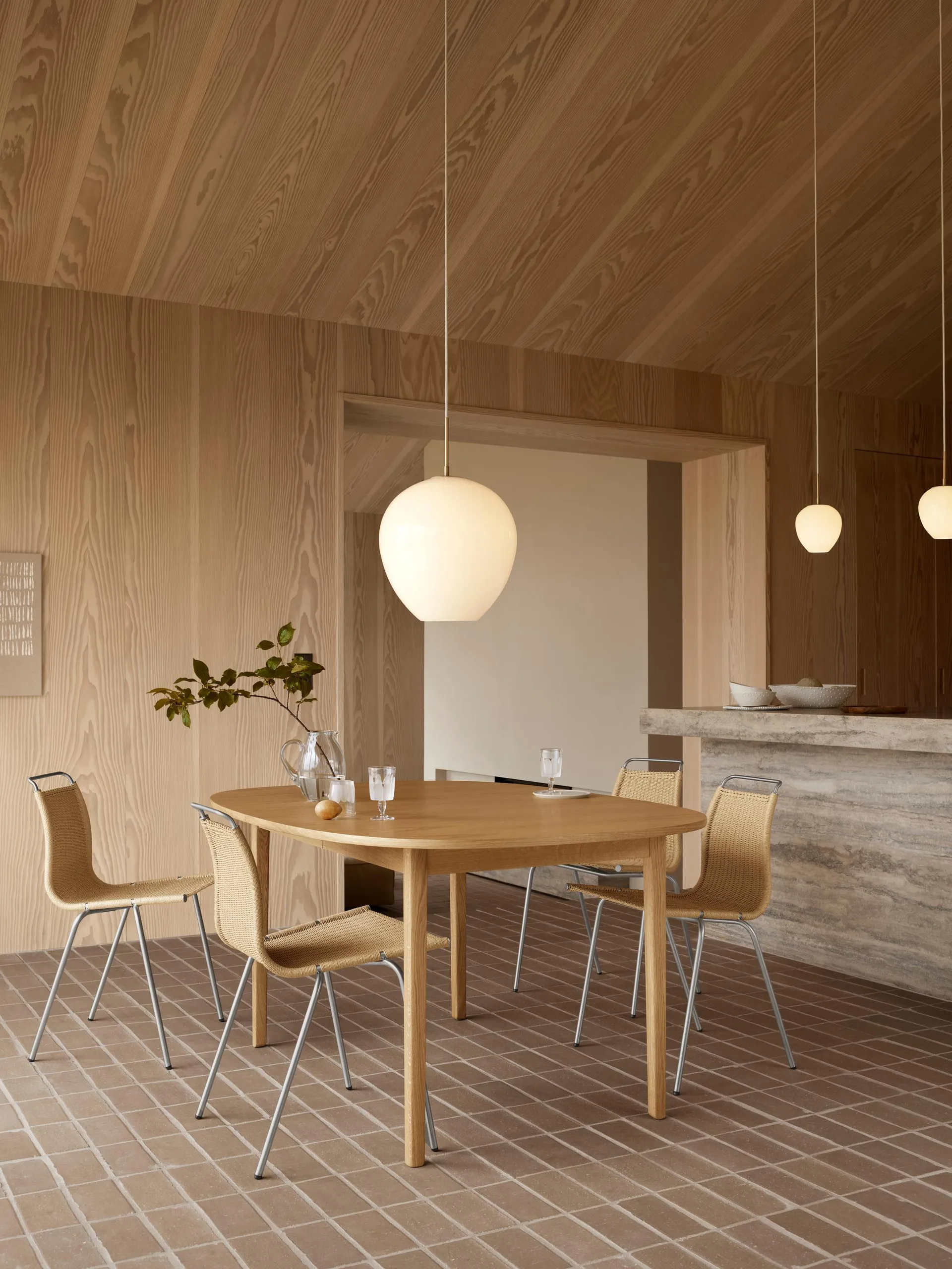  MT221 Tulip-lampan, Opalglas-mässing, Ø36 cm Carl Hansen & Søn