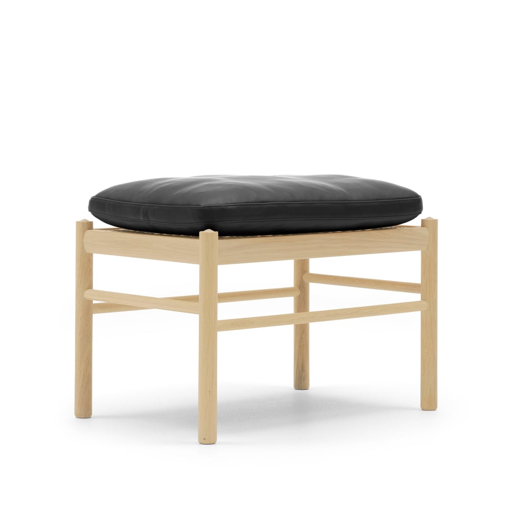 Carl Hansen & Son OW149F Colonial fotpall Thor 301 läder-vitoljad ek
