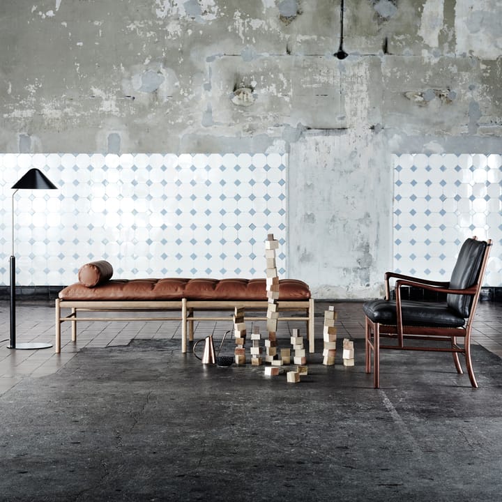 OW150 dagbädd, Läder loke 7050 brun-Oljad ek Carl Hansen & Søn