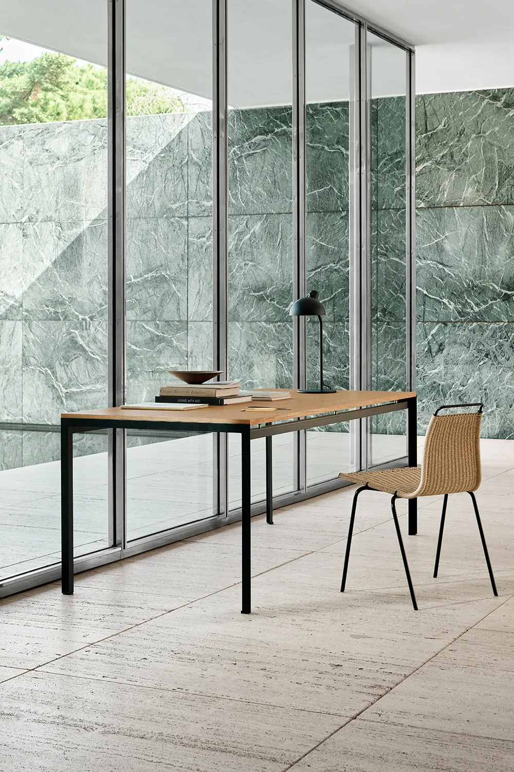 PK52 Professorbordet matbord svartlackat stål, Oljad ek Carl Hansen & Søn