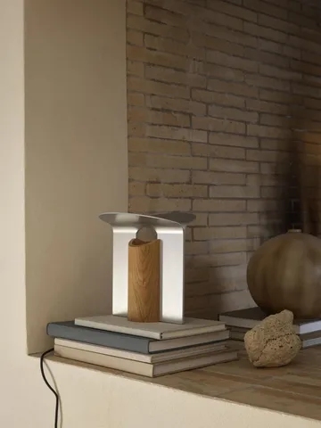RF200 Petal bordslampa, Oiled oak-aluminium - Carl Hansen & Søn