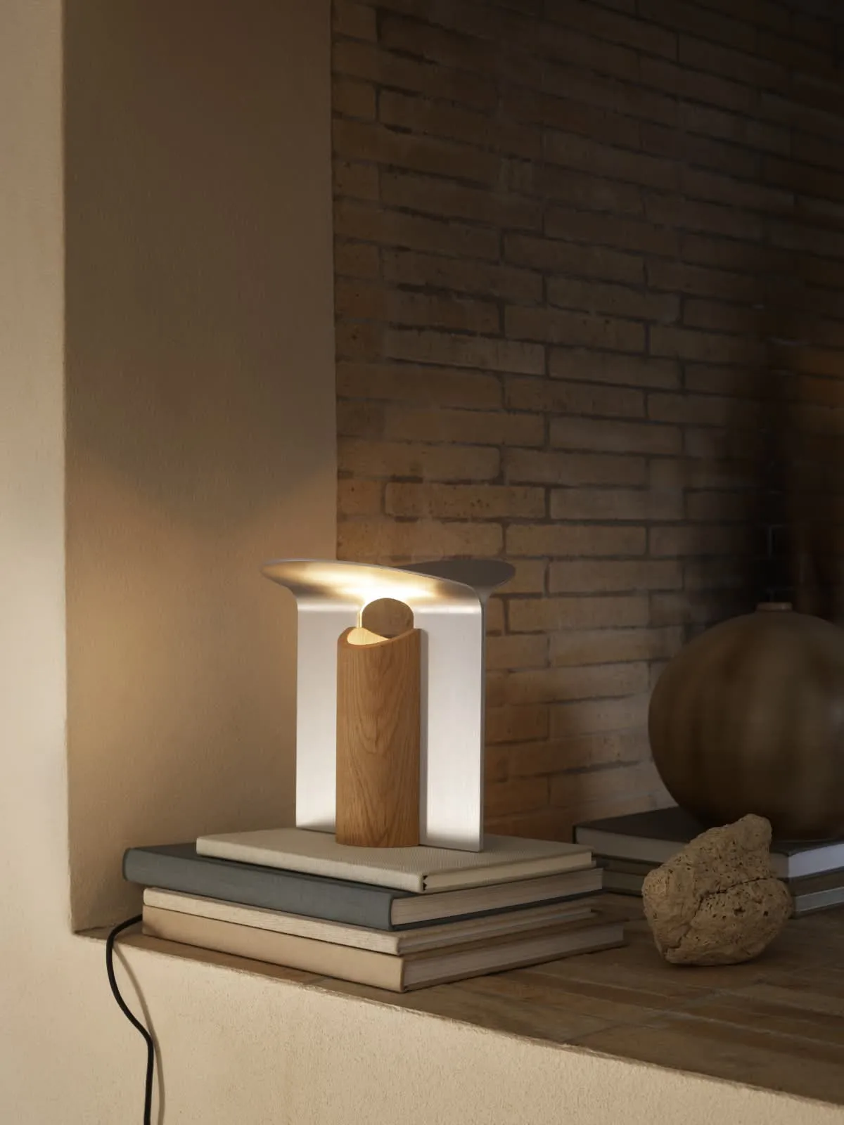 RF200 Petal bordslampa, Oiled oak-aluminium,  Carl Hansen & Søn