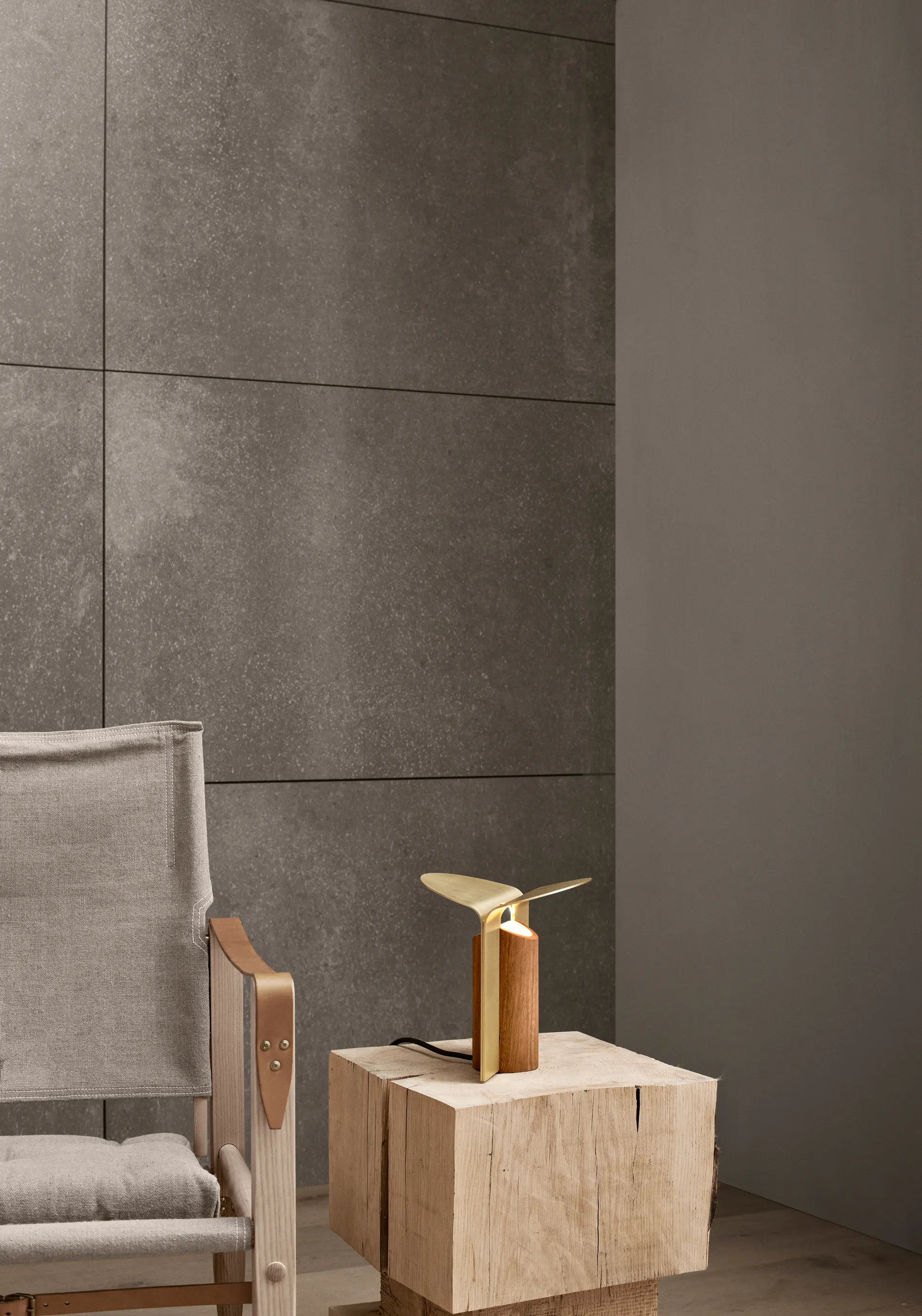 RF200 Petal bordslampa, Oiled oak-brass,  Carl Hansen & Søn