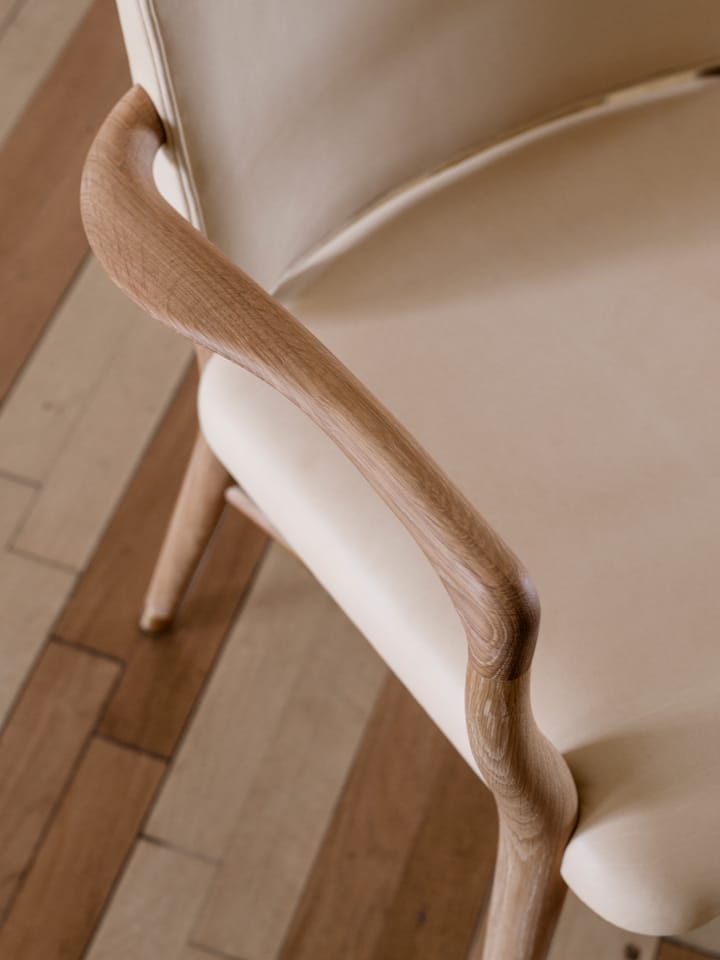 VLA61 Monarch chair karmstol, Oljad ek-Sif 90 läder Carl Hansen & Søn