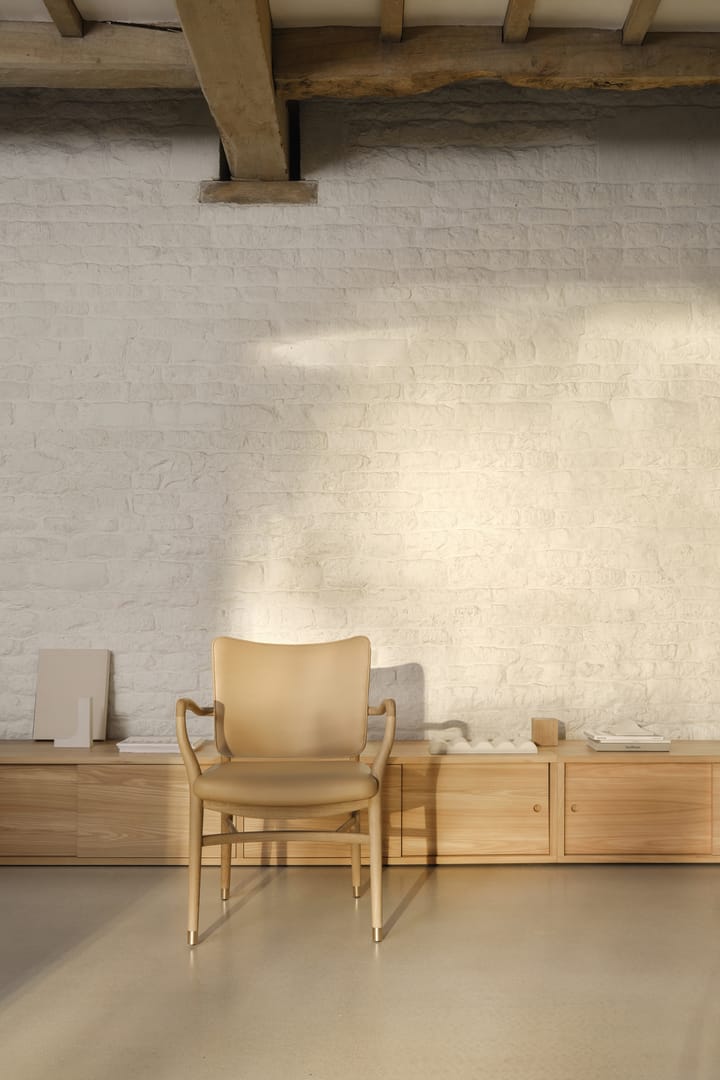 VLA61 Monarch chair karmstol, Oljad ek-Sif 90 läder Carl Hansen & Søn