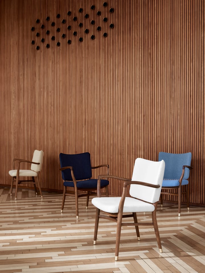 VLA61 Monarch chair karmstol, Oljad mahogny-Baru 0200 Carl Hansen & Søn