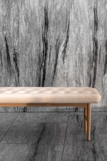 VLA75L Foyer bänk - Oljad ek-sif 90 läder, 250 cm - Carl Hansen & Søn