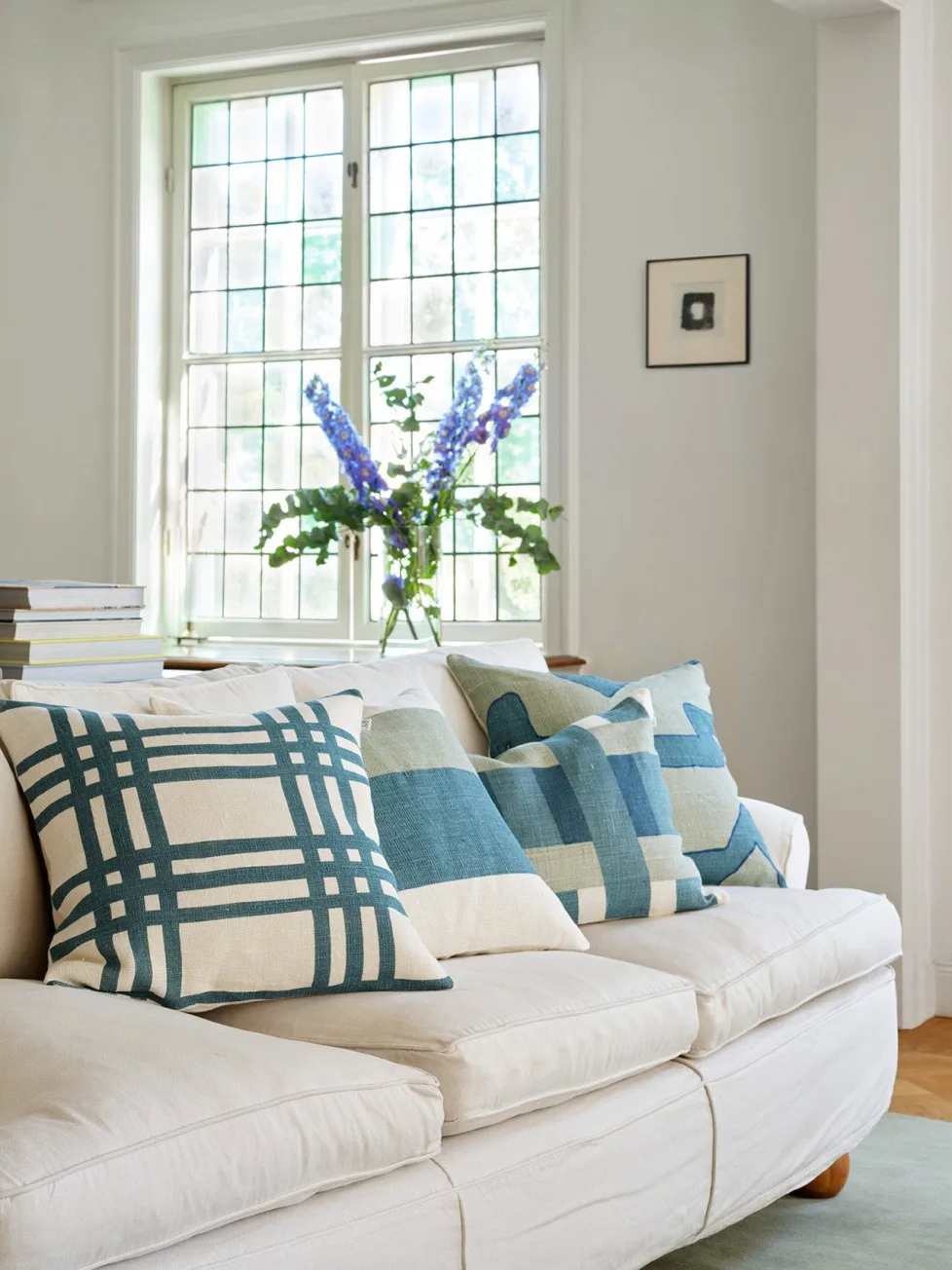 Benaras kuddfodral, Heaven blue-aqua-palace blue, 40x60 cm Chhatwal & Jonsson