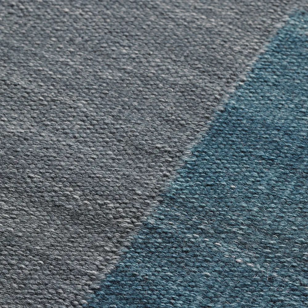Ganga ullmatta 200x300 cm, Greyish blue-dark blue Chhatwal & Jonsson
