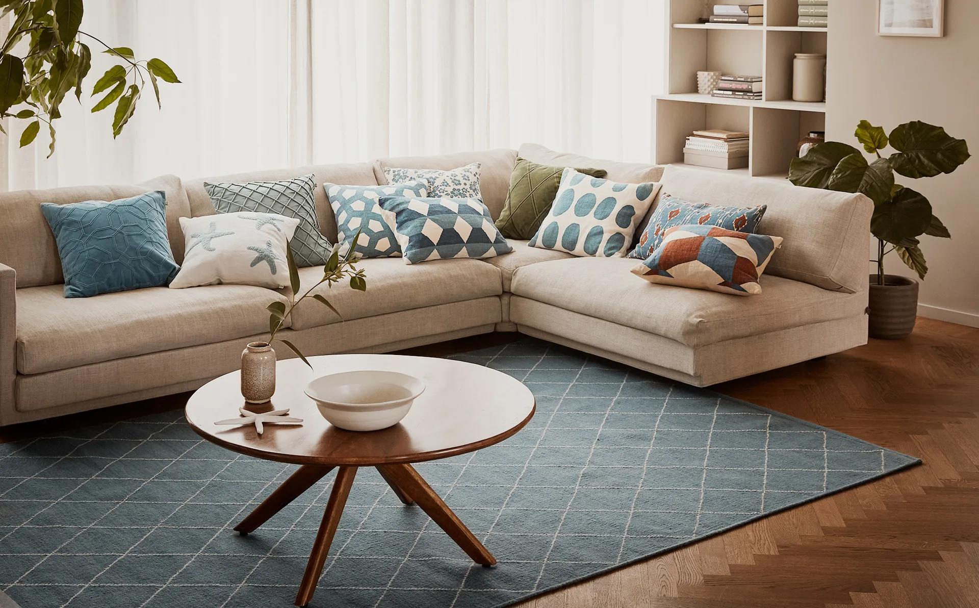 Indu kuddfodral 50x50 cm, Off white-heaven blue Chhatwal & Jonsson