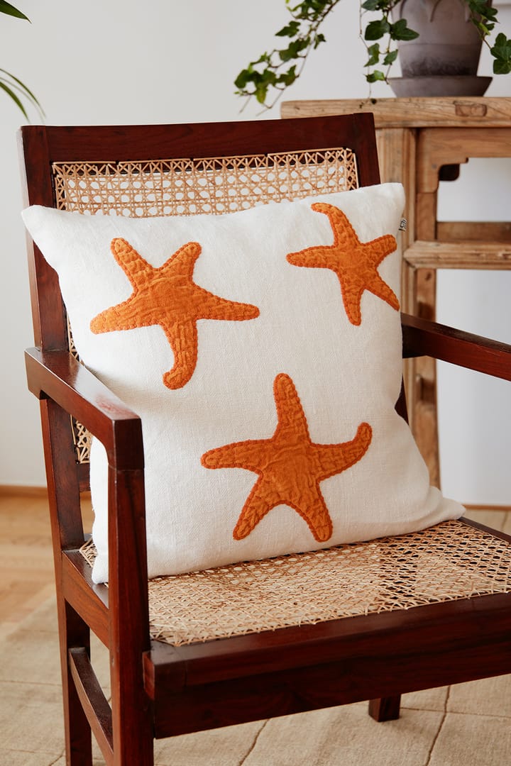 Star Fish kuddfodral 50x50 cm, Off white-orange Chhatwal & Jonsson
