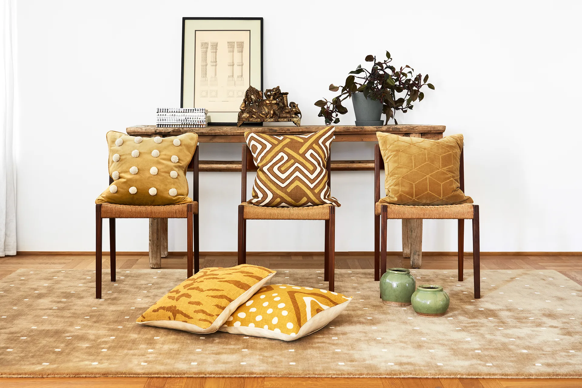 Veena kuddfodral 50x50 cm, Spicy yellow-taupe Chhatwal & Jonsson