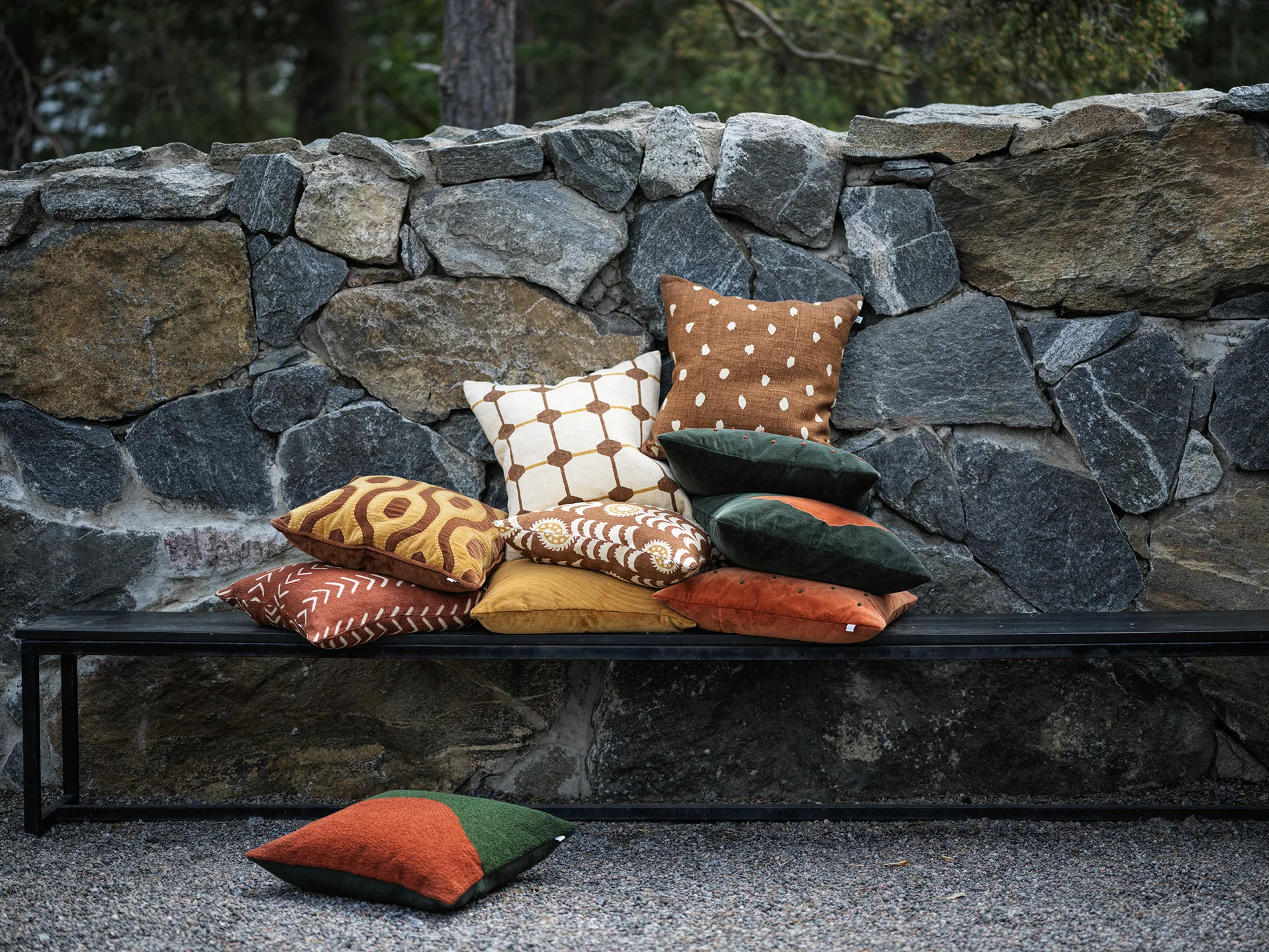 Yogi kuddfodral 50x50 cm, Forest green-terracotta Chhatwal & Jonsson