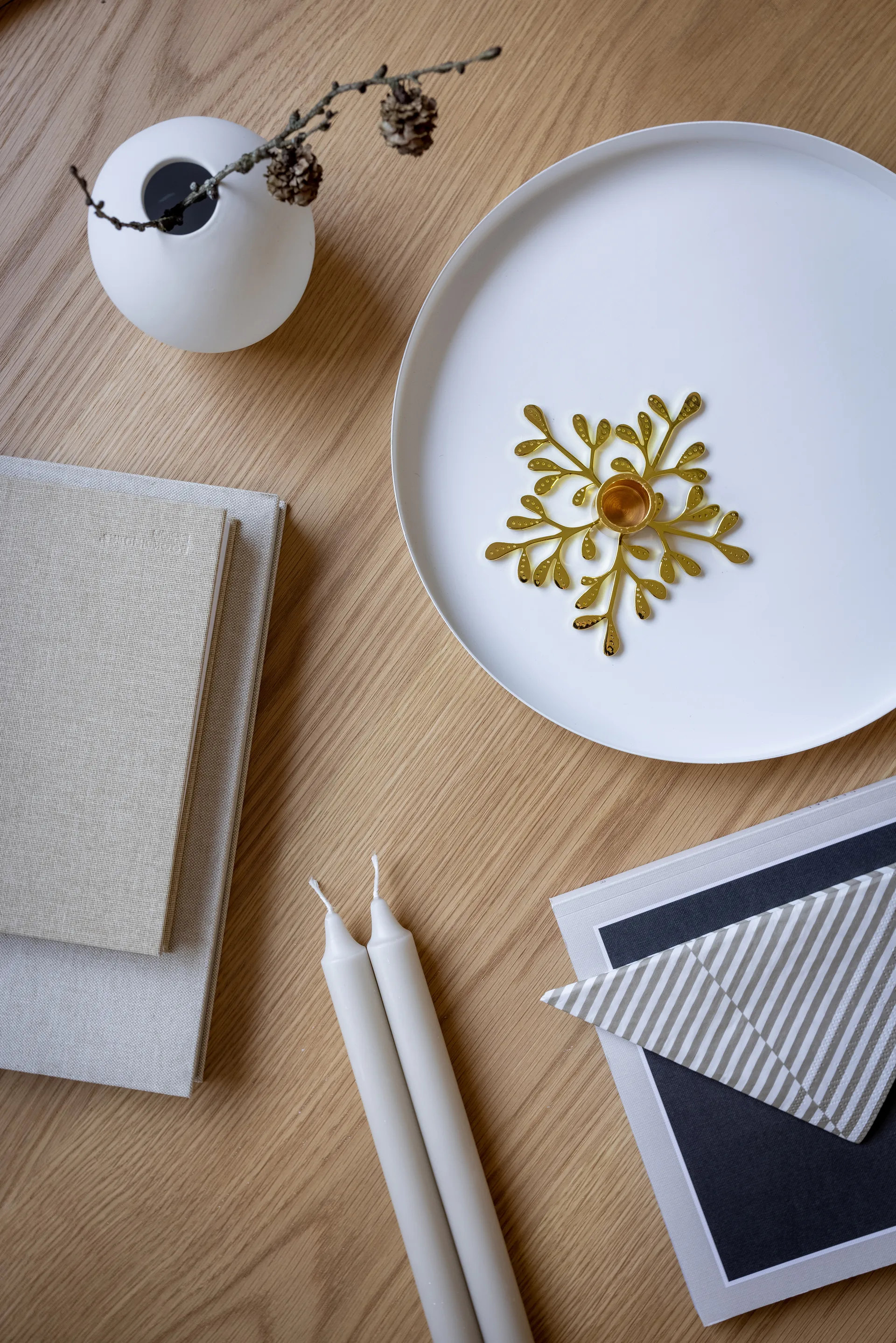 Mistletoe ljusstake, Mässing Cooee Design