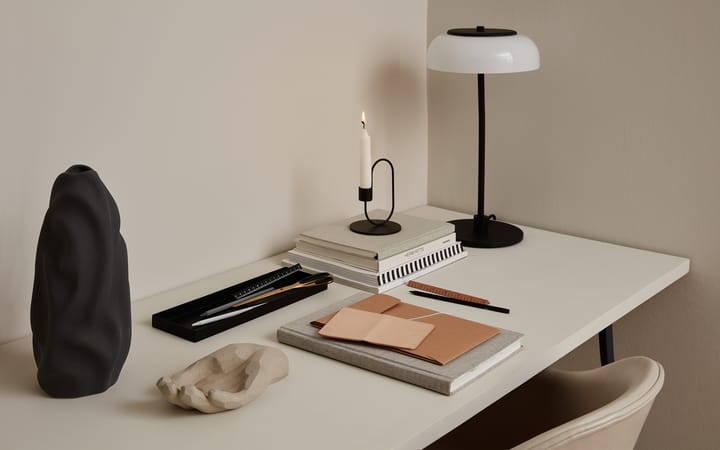 Swoop ljusstake, Svart Cooee Design