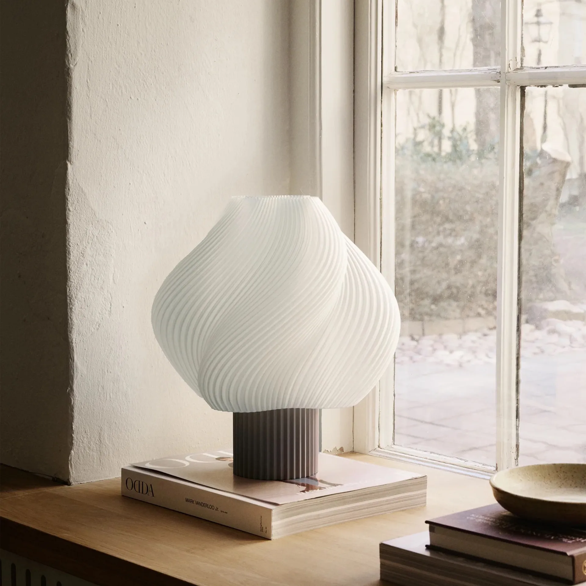 Soft Serve bordslampa, Mocha, Grande, 34 cm Crème Atelier