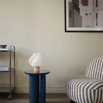 Soft Serve bordslampa - Wild strawberry, Regular, 26 cm - Crème Atelier