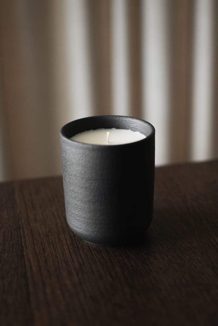 Burn doftljus 60 h, Black DBKD