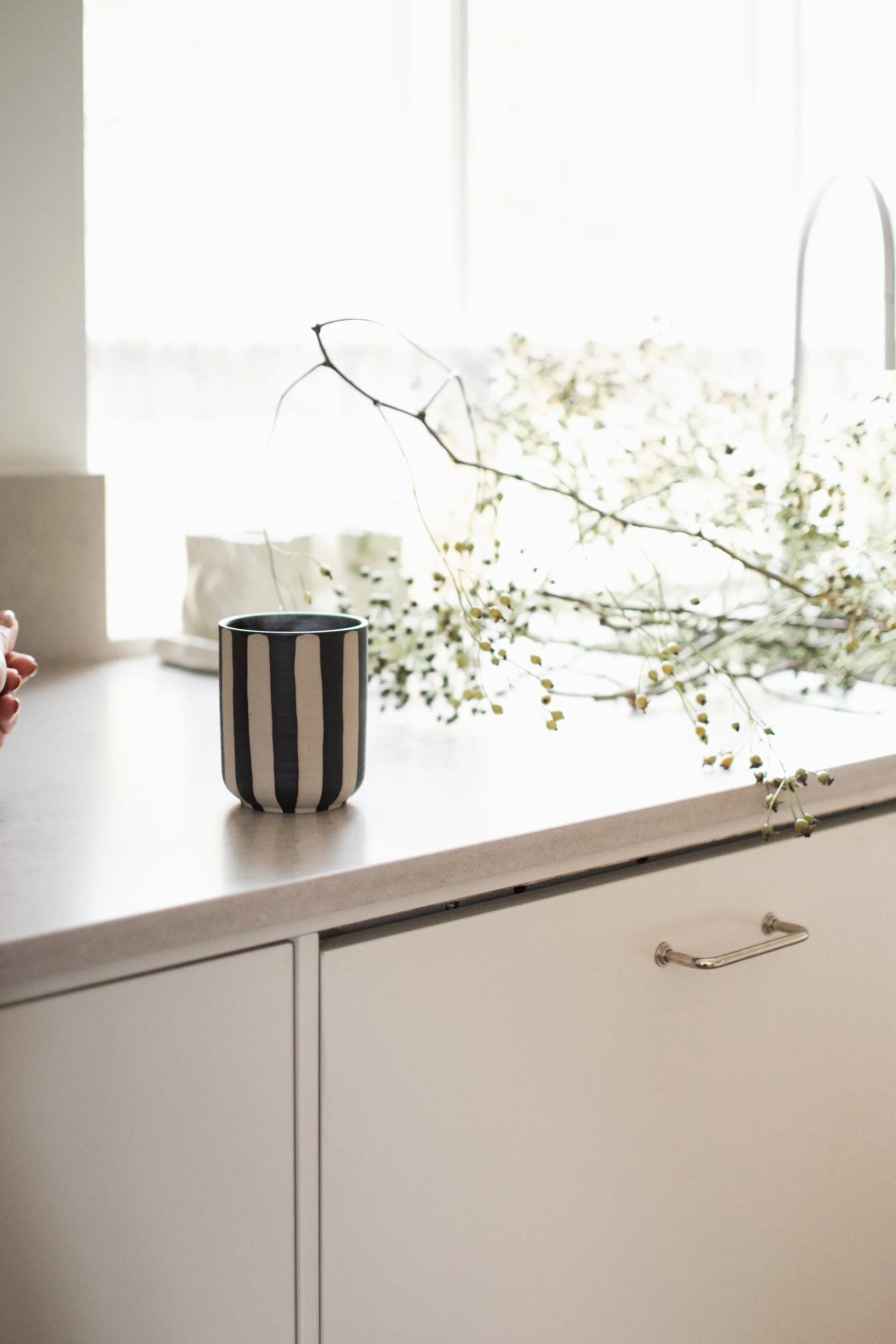 Burn doftljus 60 h, Stripe black DBKD