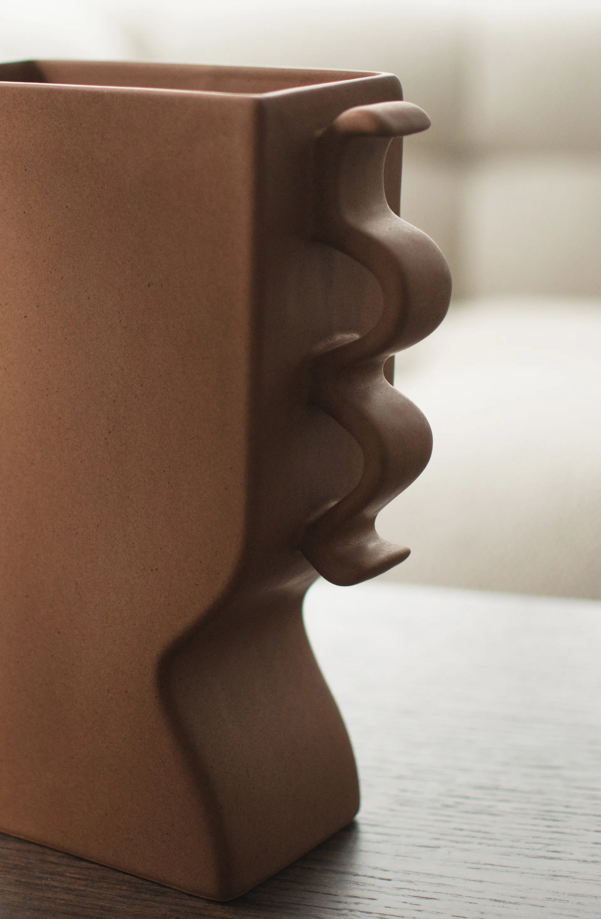 Flat vas 33 cm, Brown DBKD