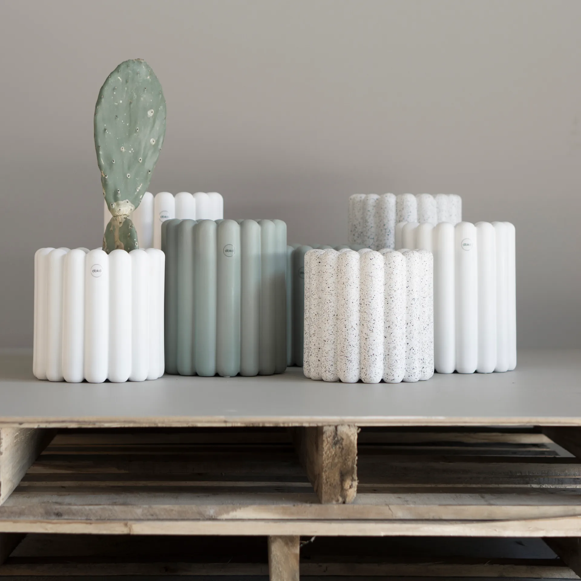 Mist kruka large Ø19x27 cm, White DBKD