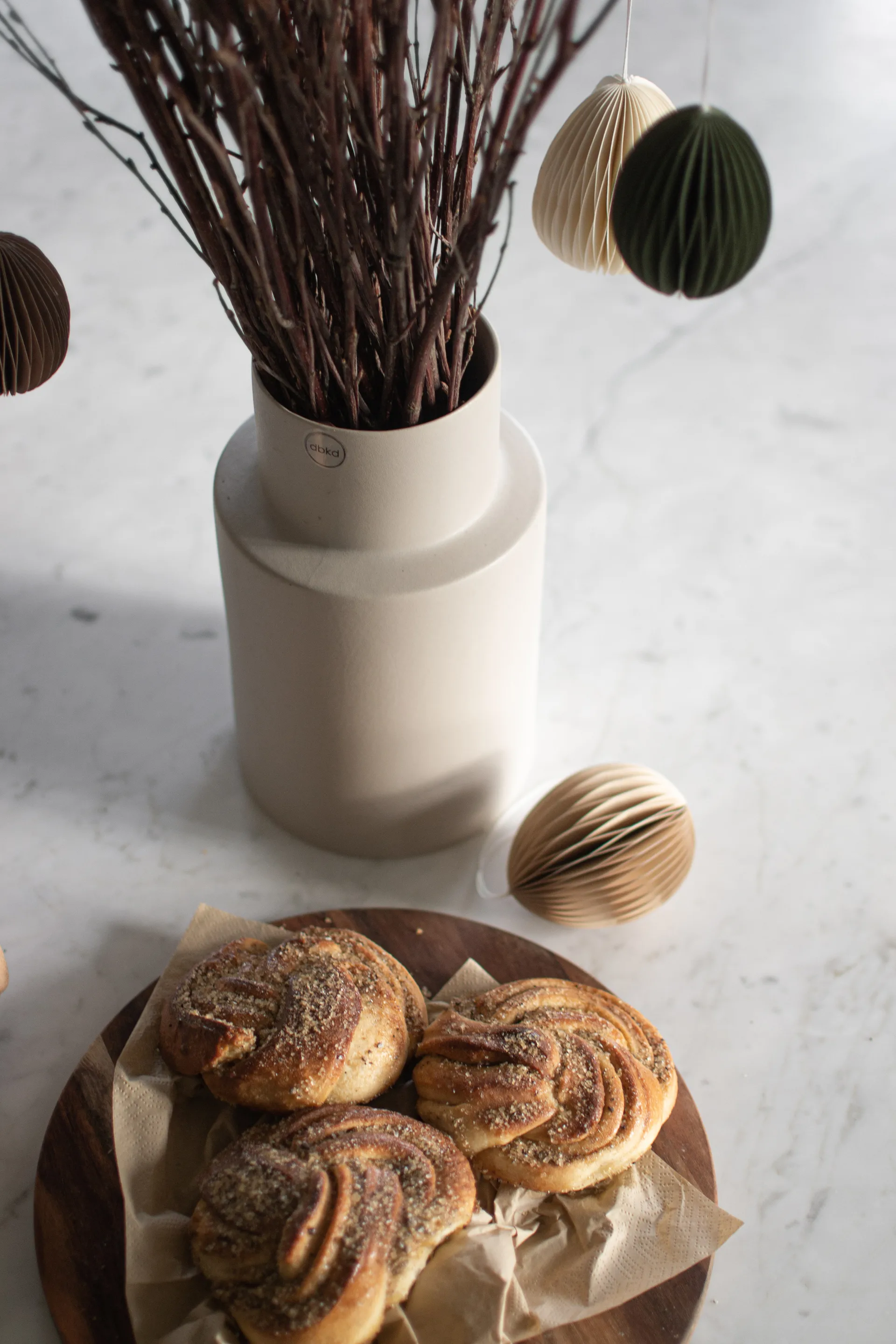 Ovoid påskhänge papper 7 cm, Sand DBKD