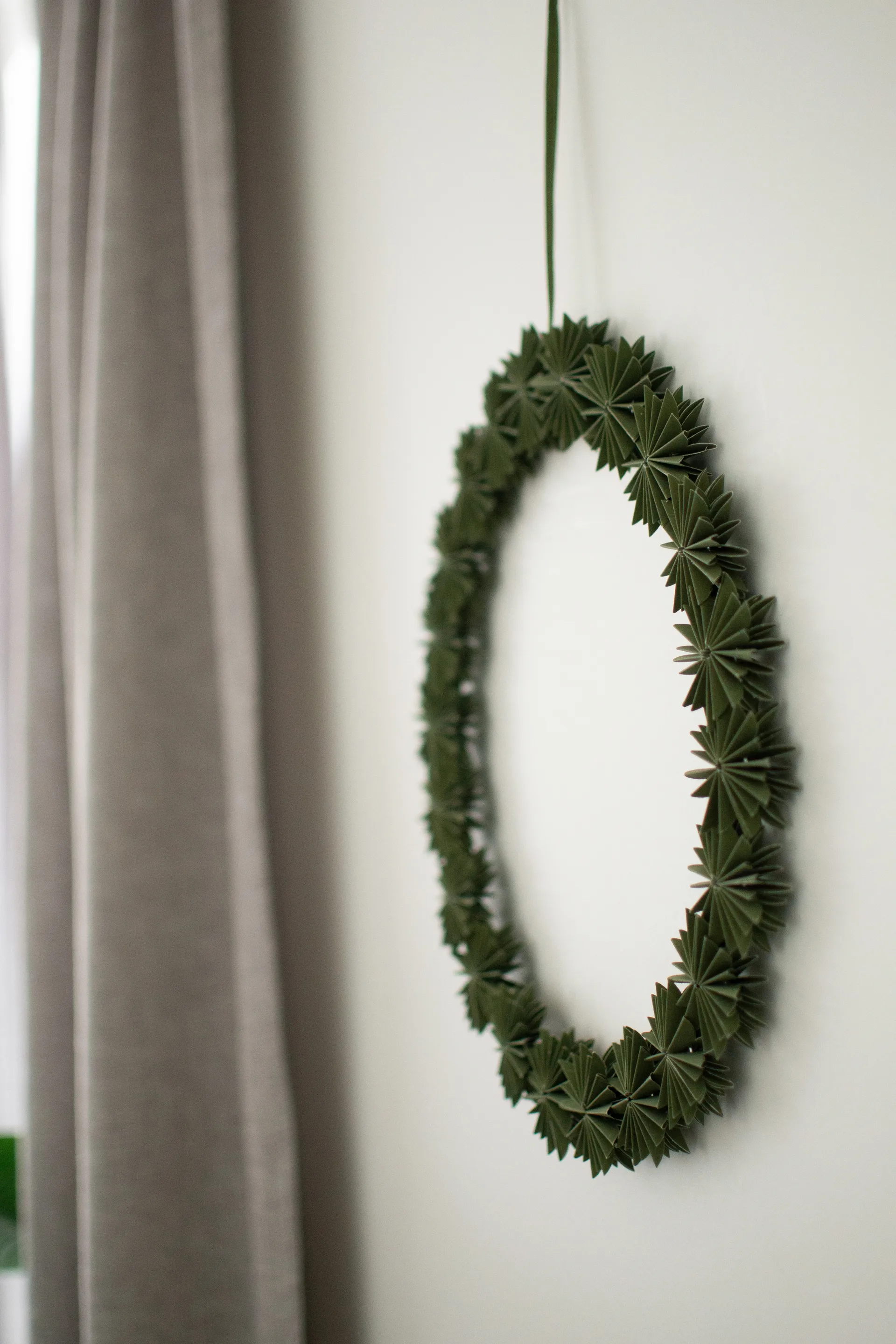 Paper flake wreath dekorationskrans Ø35 cm, Green DBKD