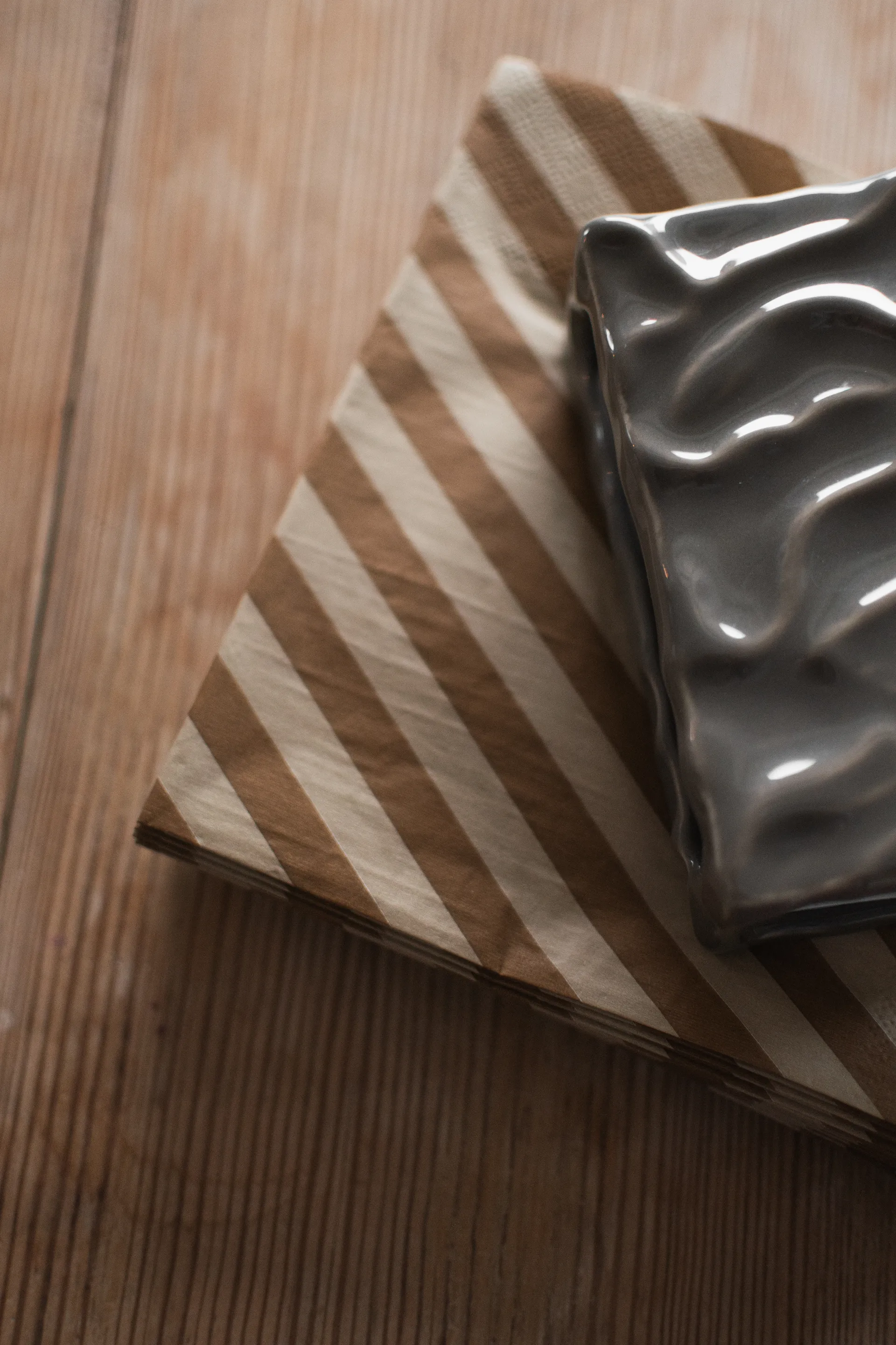 Stripe pappersservett 33x33 cm 20-pack, Nougat DBKD