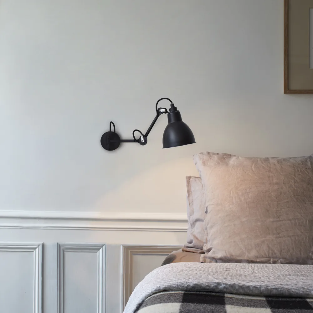 Lampe Gras 204 vägglampa, svart, rund skärm DCWéditions