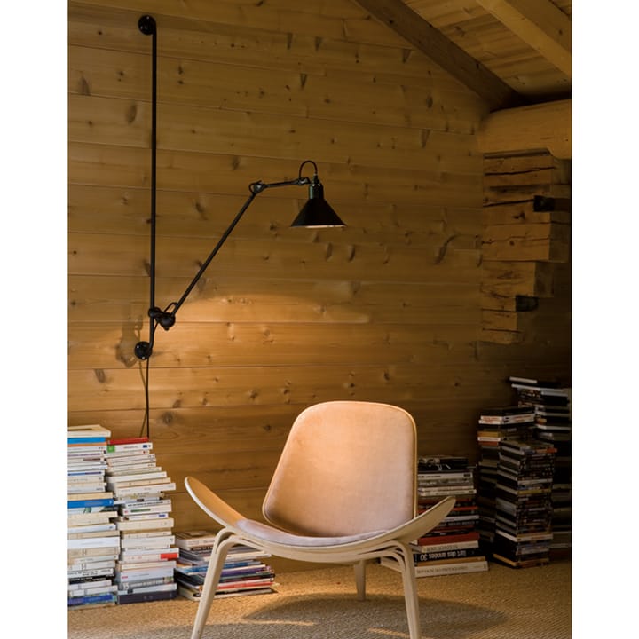 Lampe Gras 214 vägglampa, svart, konisk skärm DCWéditions