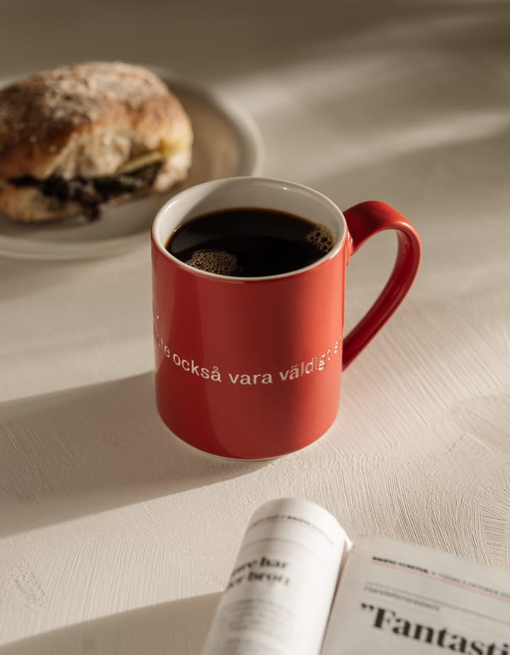 Astrid Lindgren mugg, den som är väldigt stark, svensk text Design House Stockholm