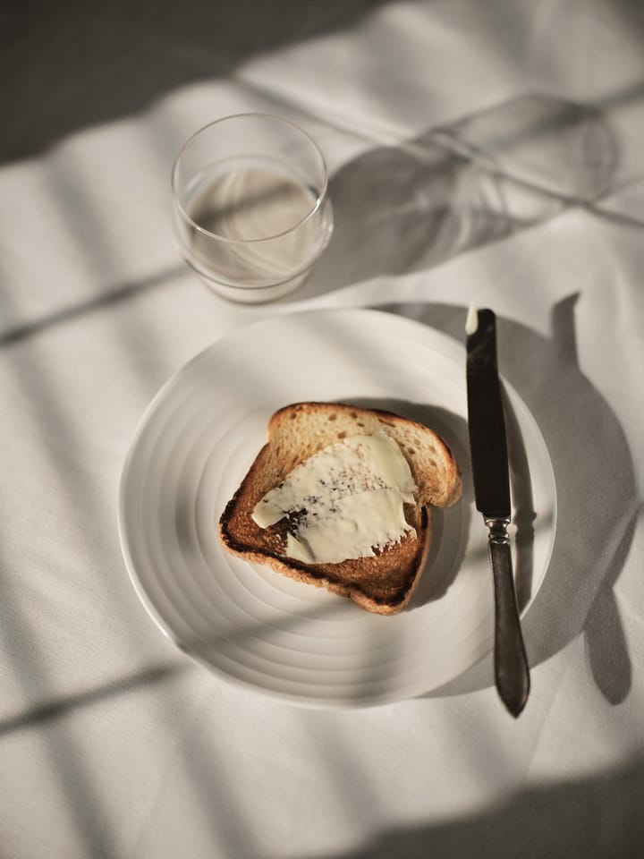 Blond assiett, stripe vit Design House Stockholm