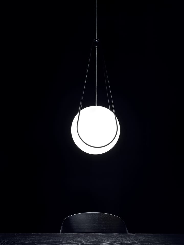 Kosmos hållare svart - mellan - Design House Stockholm