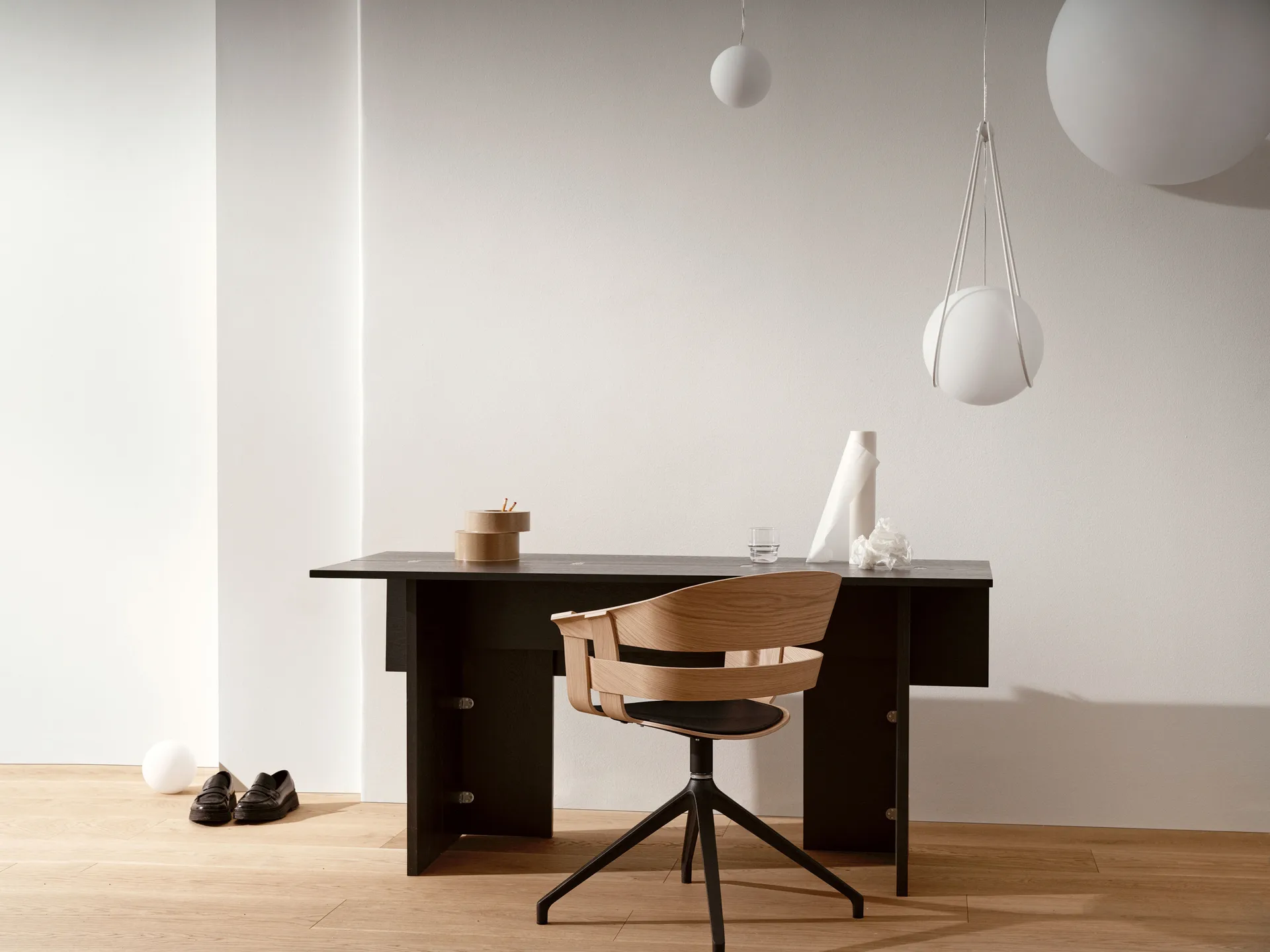 Kosmos hållare vit, mellan Design House Stockholm