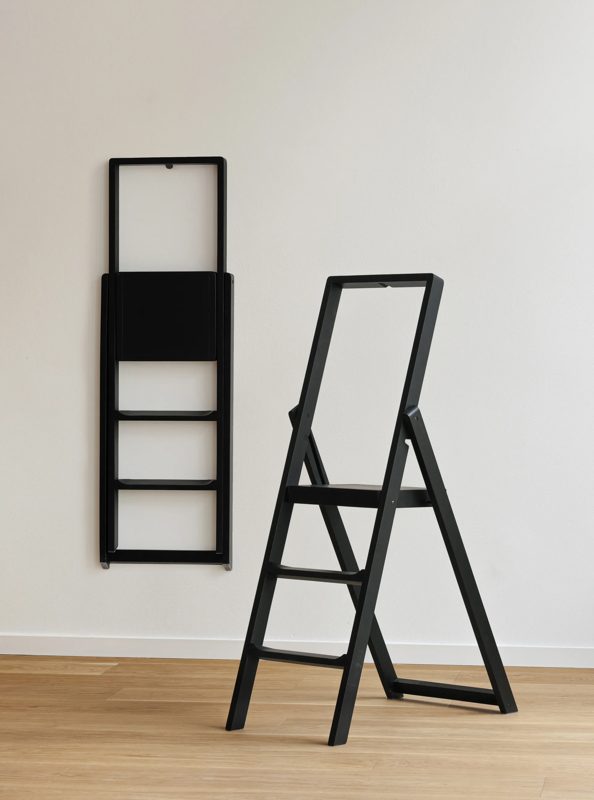 Step stege, Svartlackerad Design House Stockholm