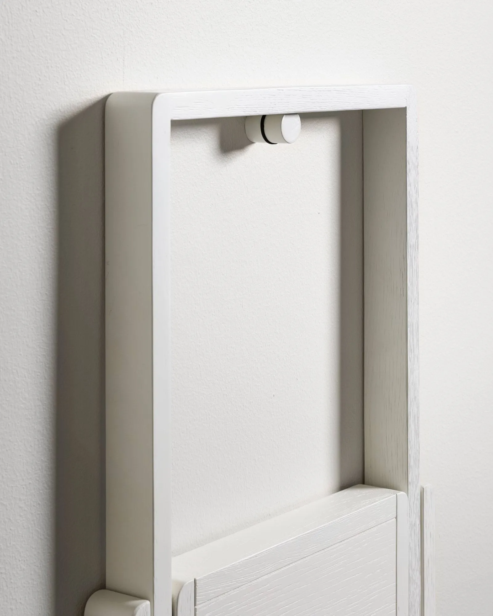 Step stege, Vitbetsad Design House Stockholm