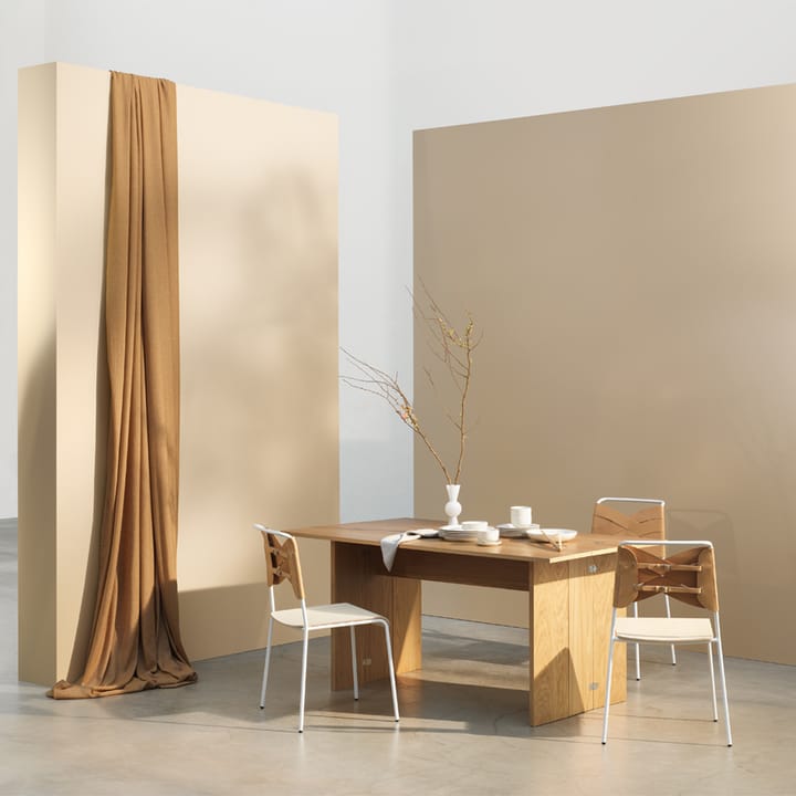 Torso stol, ek, naturfg läder, kromben Design House Stockholm